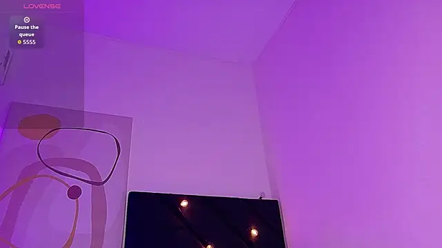 littleebluee online show from July 9, 7:49 pm