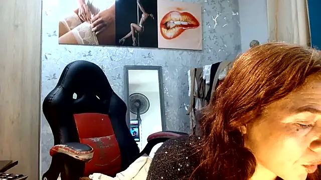 Samantabrown  online show from July 23, 11:18 am