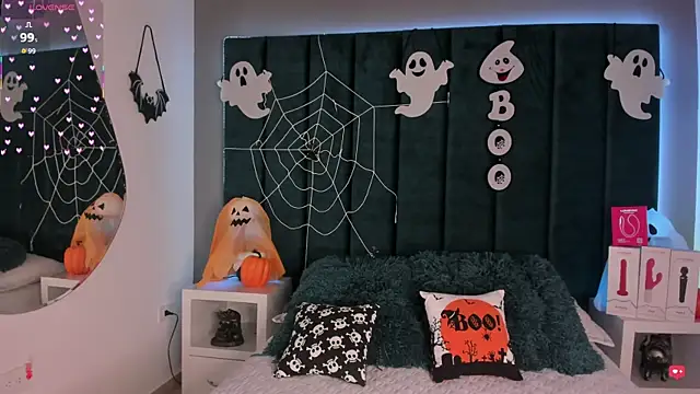 IsabellaGrey19 online show from October 15, 7:49 pm