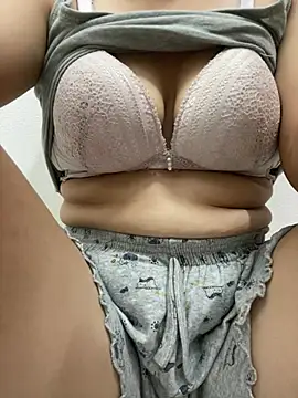 Milk Mom99 online show from July 19, 1:46 pm