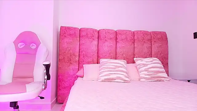 kendal rossi online show from November 7, 12:44 pm