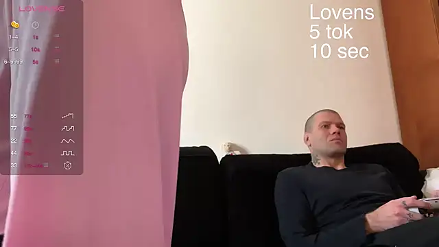Snapshot of Sexy_Sweets chatting on October 17, 8:06 am Sexy Sweets online show from October 17, 8:06 am