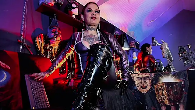 MorganaCrowley online show from November 17, 12:39 pm