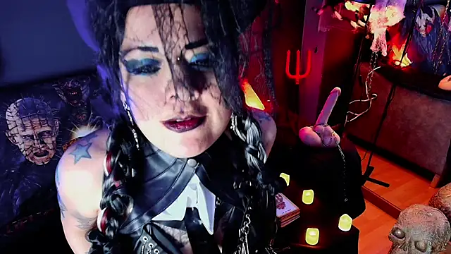 MorganaCrowley online show from October 29, 8:11 pm