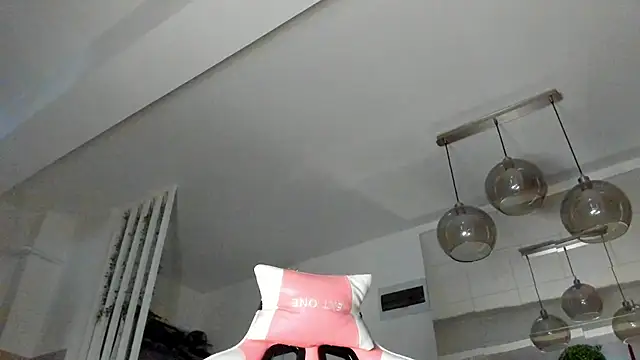 IreneVON online show from December 14, 6:30 am