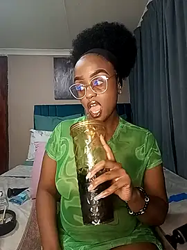 Snapshot of Queen-Chocolate chatting on September 25, 3:16 am Queen-Chocolate online show from September 25, 3:16 am