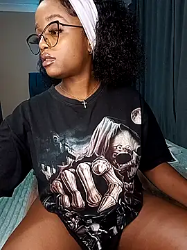 Queen-Chocolate online show from February 8, 11:18 pm