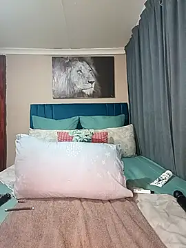 Snapshot of Queen-Chocolate chatting on September 18, 4:05 pm Queen-Chocolate online show from September 18, 4:05 pm