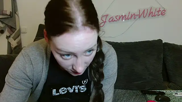 Jasmin-White online show from May 2, 11:19 pm