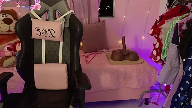 zoesullivan online show from July 25, 10:00 am