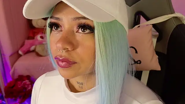 zoesullivan online show from March 9, 10:07 am