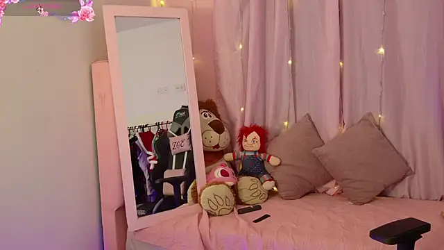 zoesullivan online show from August 2, 10:07 am