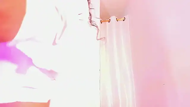 MiaKirshner online show from November 20, 2:40 pm