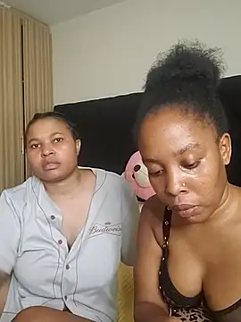 R-thequeen online show from May 2, 9:40 pm