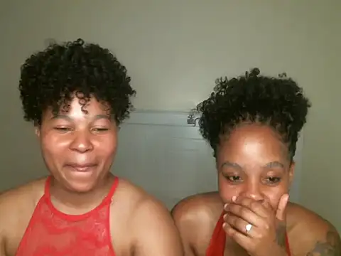 Snapshot of R-thequeen chatting on September 10, 11:16 pm R-thequeen online show from September 10, 11:16 pm