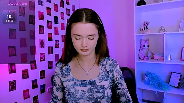 liana kisses online show from June 24, 7:57 pm