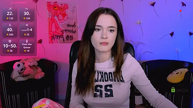 liana kisses online show from June 3, 6:57 pm