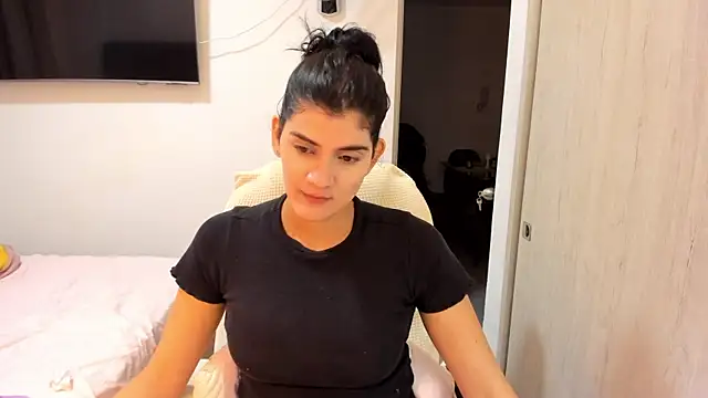 misstoya online show from November 19, 10:21 pm