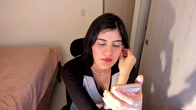misstoya online show from June 16, 2:45 am