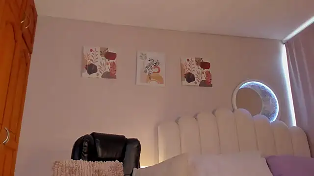 martinaaricci online show from November 8, 2:22 pm