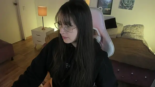Snapshot of Violeta_dss chatting on October 11, 1:36 pm Violeta dss online show from October 11, 1:36 pm