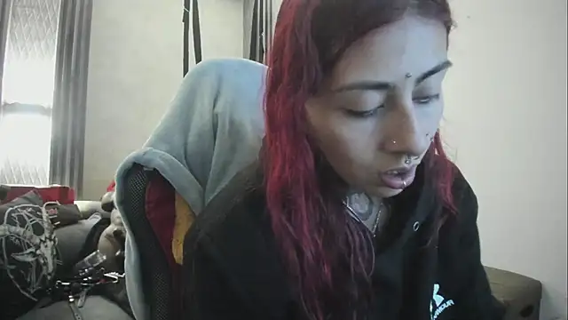 selene red  online show from January 14, 2:11 pm