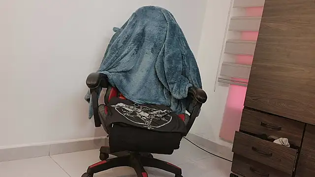 selene red  online show from July 26, 1:52 pm
