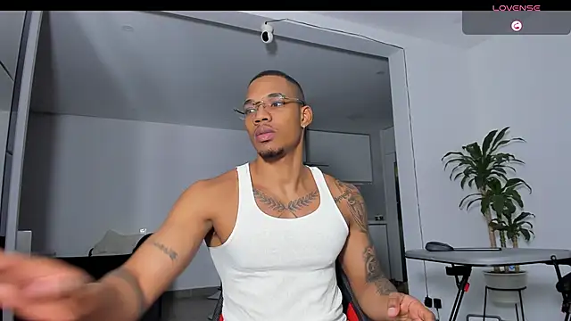 Snapshot of TROYWESLY- chatting on September 26, 1:25 am TROYWESLY- online show from September 26, 1:25 am