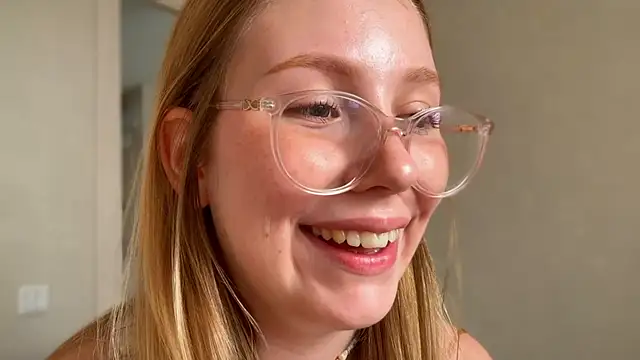 HoneyAudrey online show from June 23, 3:26 am