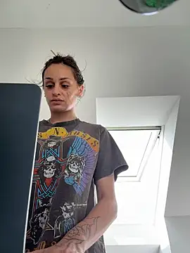 JeSuisUnTapin online show from July 8, 1:24 pm