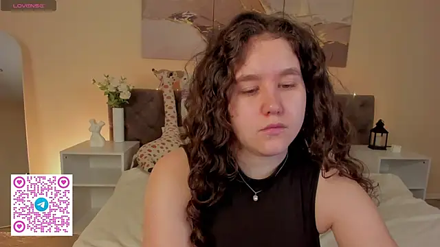 Ariella Sol online show from June 25, 1:27 am