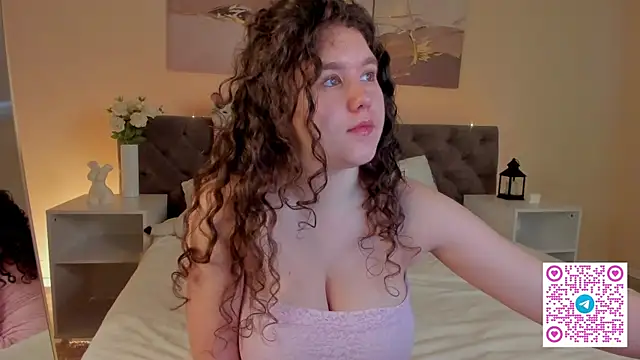 Ariella Sol online show from July 7, 1:08 am
