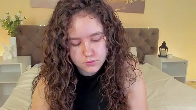 Ariella Sol online show from June 18, 1:07 am