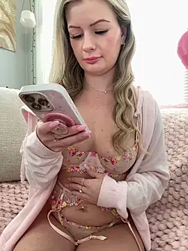 LoveShae  online show from March 12, 5:04 pm