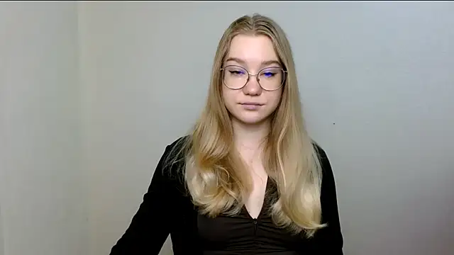 cindi hot online show from April 30, 11:04 am