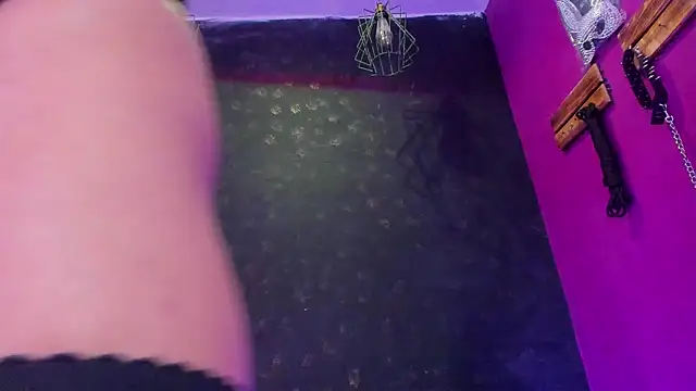 Alexa Slave online show from July 22, 7:15 pm