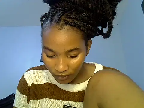 cute-alexis online show from June 12, 9:50 am