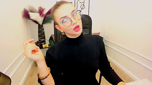 SelenaeMoore online show from November 6, 3:34 am