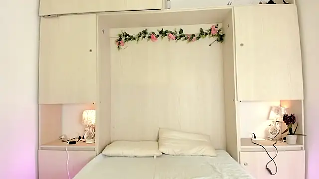 KendallRosse1 online show from March 17, 12:09 pm