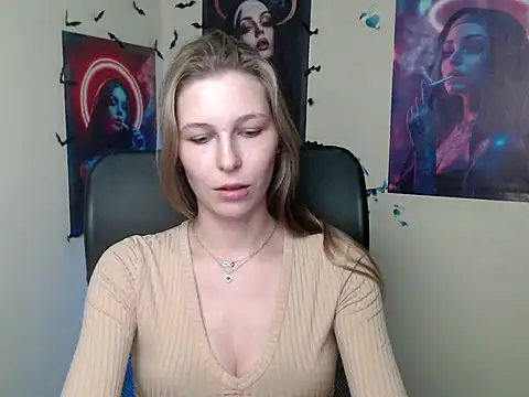 StrangerGi online show from May 9, 8:00 pm
