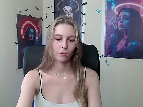 StrangerGi online show from May 11, 11:56 am