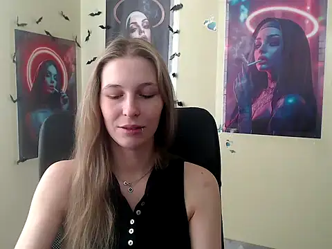 StrangerGi online show from May 7, 6:06 am