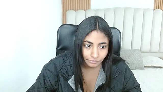 shaneelle online show from July 27, 12:46 pm