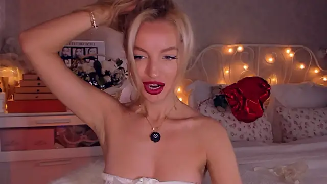 aestetick online show from March 16, 7:34 am