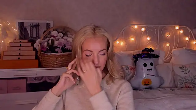 aestetick online show from October 18, 3:48 pm