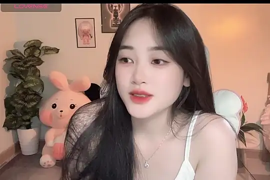 Snapshot of _Aimy_ chatting on September 22, 4:38 pm Aimy online show from September 22, 4:38 pm