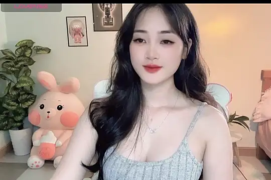 Snapshot of _Aimy_ chatting on October 16, 5:10 am Aimy online show from October 16, 5:10 am