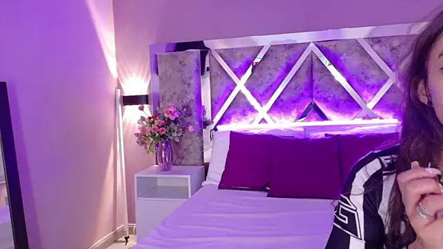 AmmyJones  online show from July 28, 7:39 pm