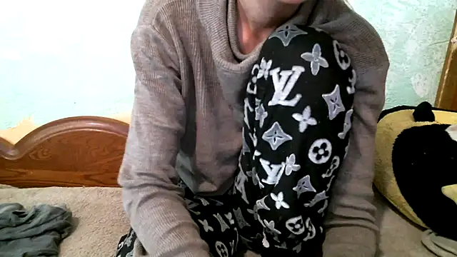 Snapshot of DennisXCaroll chatting on October 19, 7:32 am DennisXCaroll online show from October 19, 7:32 am