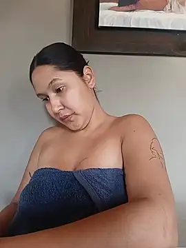 SamaraJay1 online show from July 14, 2:33 pm